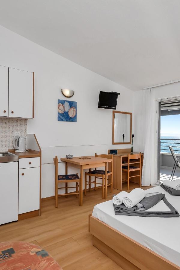 Apartments And Rooms By The Sea Baska Voda, Makarska - 2578 外观 照片