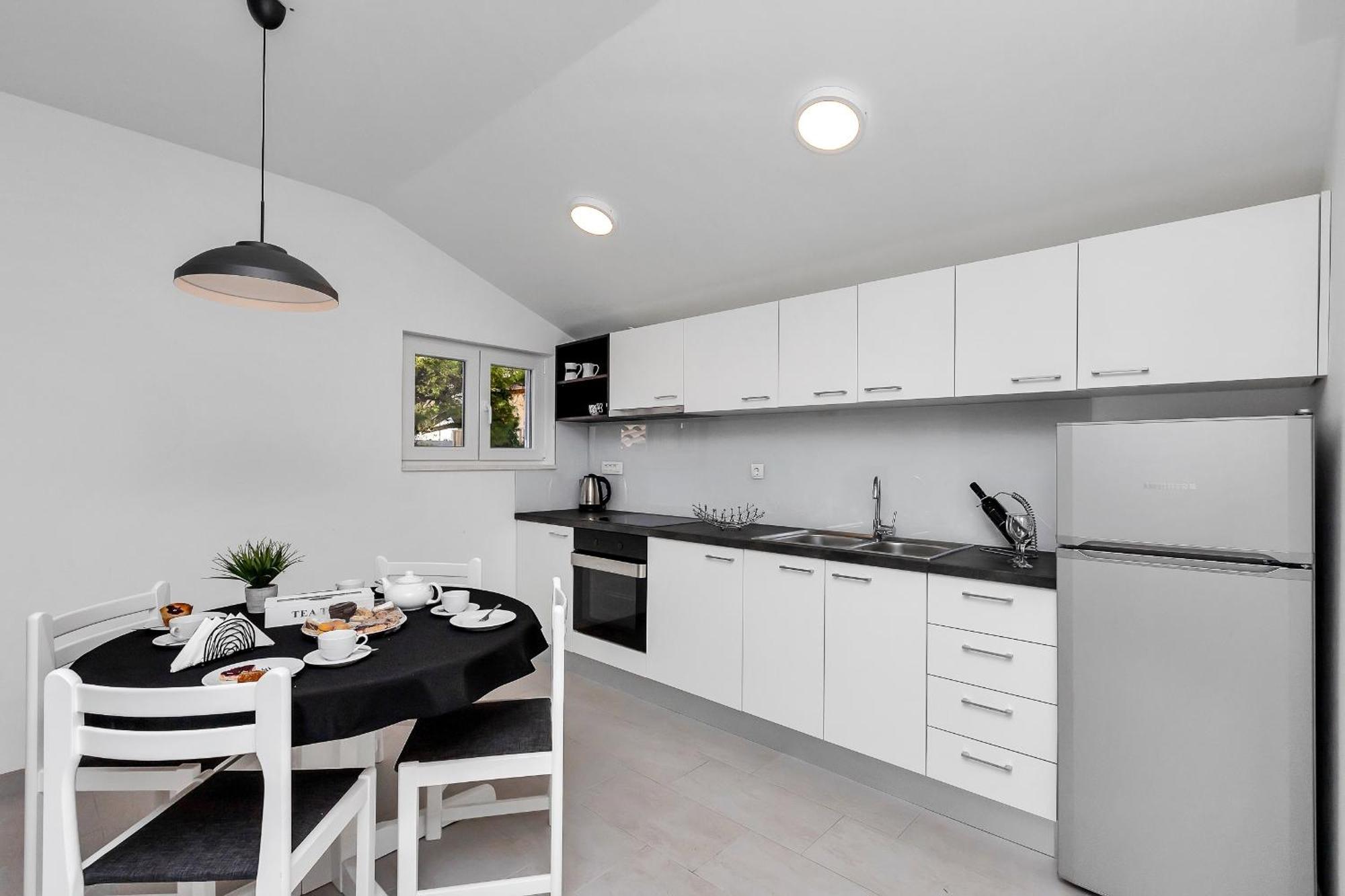 Apartments And Rooms By The Sea Baska Voda, Makarska - 2578 外观 照片