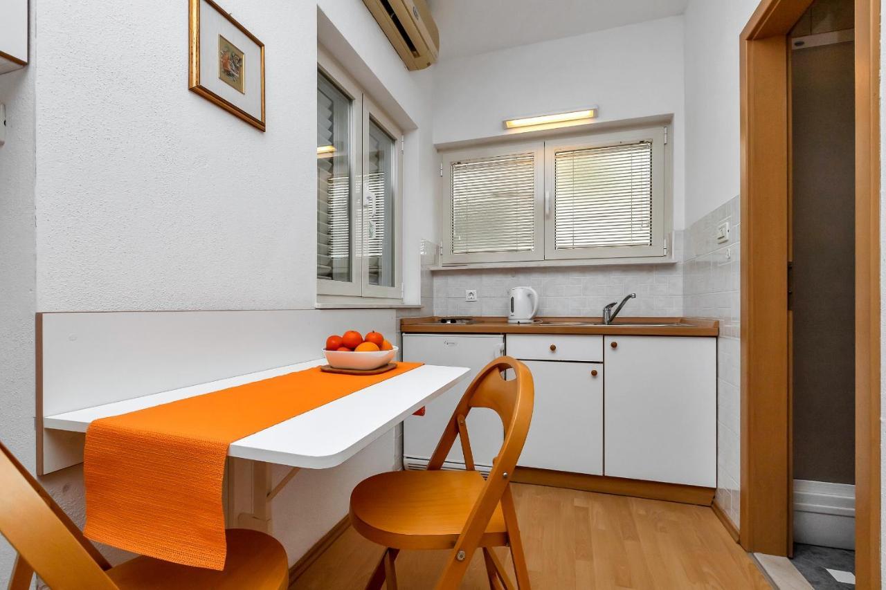 Apartments And Rooms By The Sea Baska Voda, Makarska - 2578 外观 照片