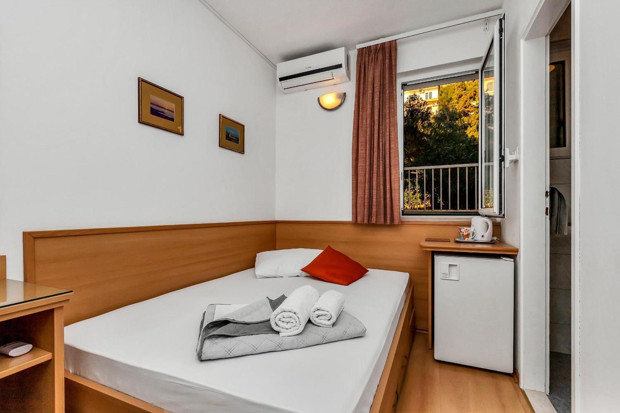 Apartments And Rooms By The Sea Baska Voda, Makarska - 2578 外观 照片