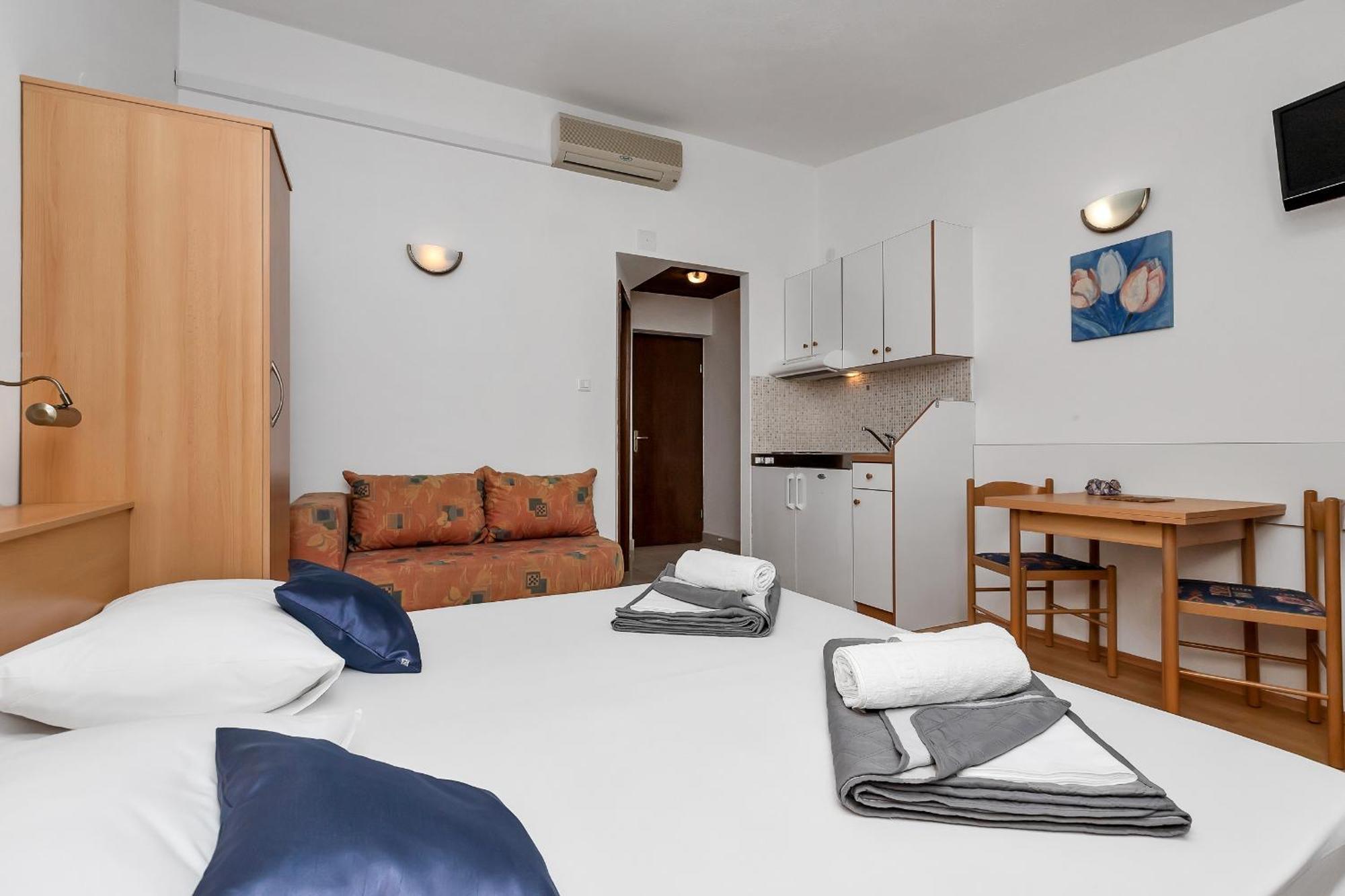 Apartments And Rooms By The Sea Baska Voda, Makarska - 2578 客房 照片